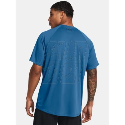 6. Under Armor T-shirt M 1326413-406