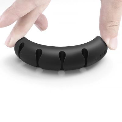 8. Ugreen 30762 self-adhesive organizer for 4 cables - black (2 pcs.)