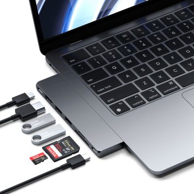 6. Satechi Type-C Pro Hub Slim Space Gray - Slim Case