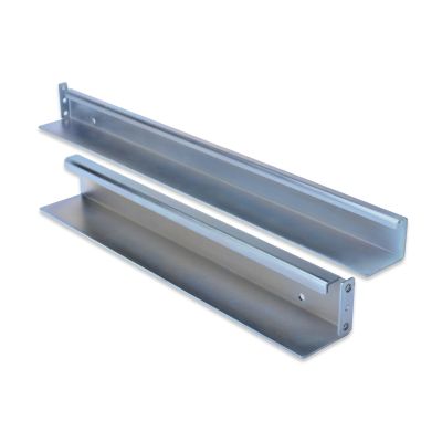 3. L-shaped support rails for 483 mm (19") server cabinets