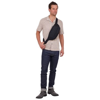 6. Thule Subterra 2 Shoulder Bag Black