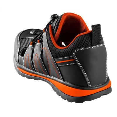 7. NEO tools 82-079-40 safety shoes