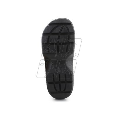 8. Crocs Stomp Slide 209346-001 