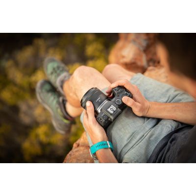 8. Canon EOS RP Mirrorless Camera Housing 26.2 MP CMOS 6240 x 4160 px Black