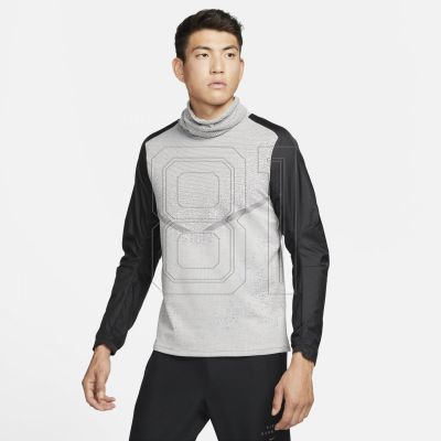6. Nike Therma-FIT ADV Run Division M DM4628-010 sweatshirt