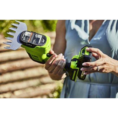 2. 24V Grass and Hedge Trimmers GREENWORKS G24SHTK2 - Charger + 2Ah Battery Set - 1600607VA