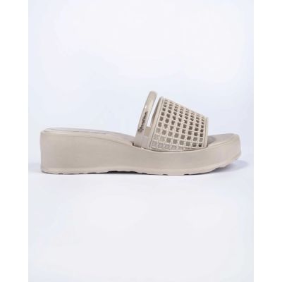 4. Ipanema women's flip-flops Essence beige platmorma fashionable