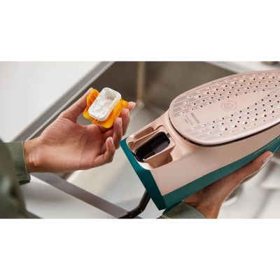 32. PHILIPS DST 8030/70 iron