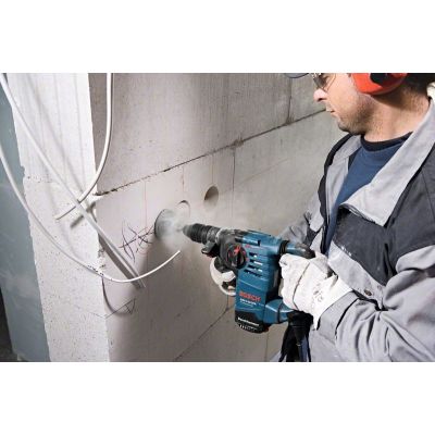 2. Bosch 0 611 24A 000 Rotary Hammer 800 W 900 RPM SDS Plus