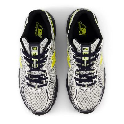 9. New Balance U740FR2 sports shoes