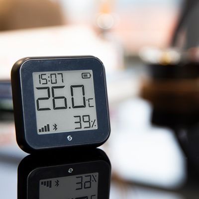 2. Shelly H&T Gen3 Indoor/Outdoor Temperature and Humidity Sensor Freestanding Wired and Wireless