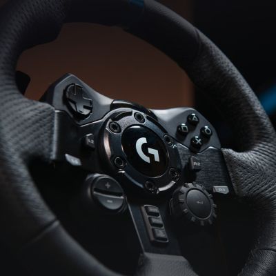 23. Logitech G923 Steering Wheel PS4/PS5/PC941-000149