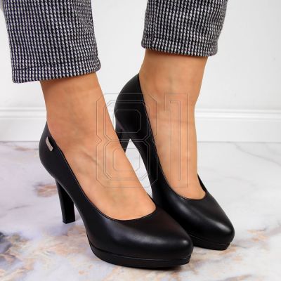 10. Pumps on the platform matte black W Sergio Leone