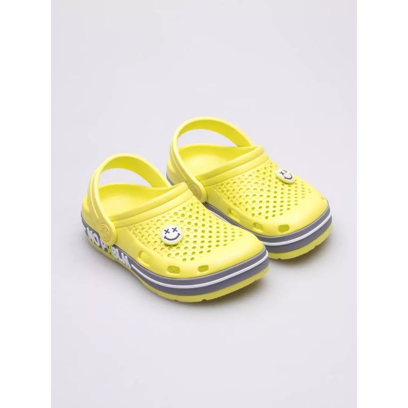 8. Coqui Lindo Jr clogs 6423-404-1348
