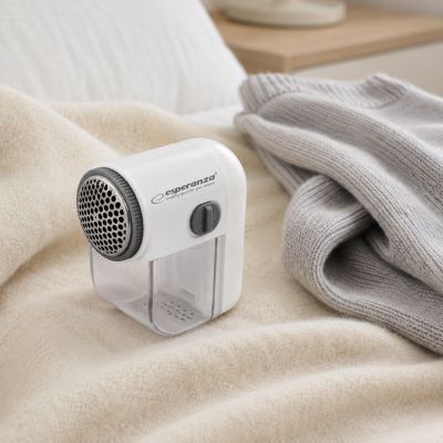 5. Esperanza CUDDLY ECS003E Clothes Shaver
