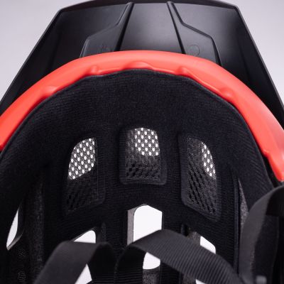 12. Radvik slag helmet 92800354330