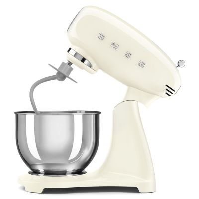 2. SMEG SMF05CREU Kitchen Machine