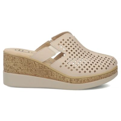 2. Leather wedge sandals with closed heel, beige, Filippo DK6818