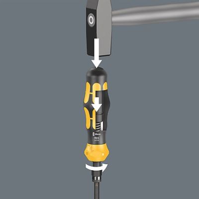 Wera impact screwdriver with 18-piece bit set in Kraftform Kompakt 900 Set1 case
