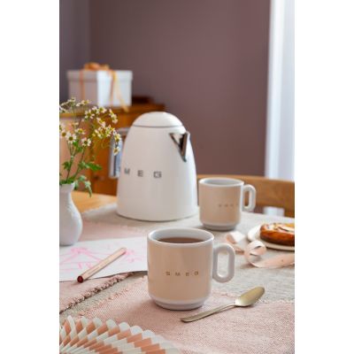 81. Smeg KLF03CREU Electric Kettle 1.7 L 2400 W Cream