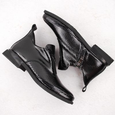 3. Women’s black crocodile-effect patent leather ankle boots with decorative detail, Filippo DBT6425