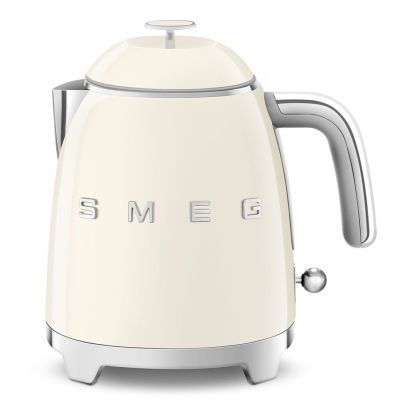 20. SMEG KLF05CREU mini 0.8L creme kettle