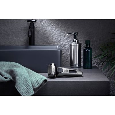 5. Panasonic ES-LV69-S803 Electric Shaver, Silver | Panasonic