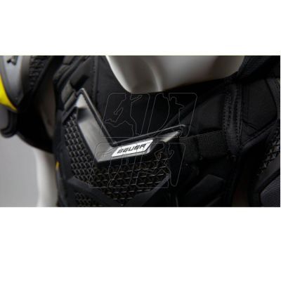 8. Bauer Ultrasonic Int M 1058491 hockey shoulder pads