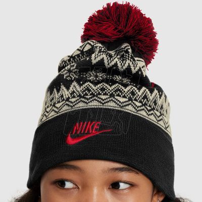 2. Nike Peak Cap HF0188-010