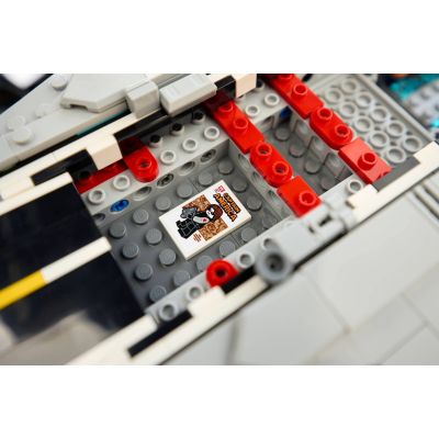 11. LEGO Marvel Super Heroes 76354 - SHIELD Helicarrier