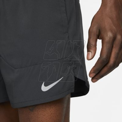 3. Nike Dri-FIT Stride M DM4755-010 Shorts