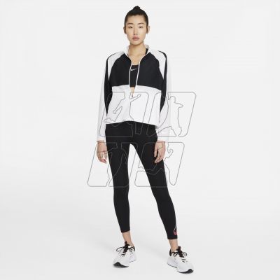 7. Nike Retro Sweatshirt W DD5995-100