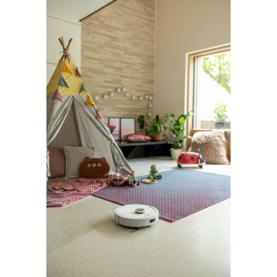 5. Cleaning robot with KARCHER RVC 3 Comfort Extra base