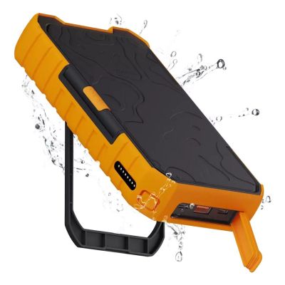 4. Xtorm XR203 Power Bank 10000 mAh Black, Orange