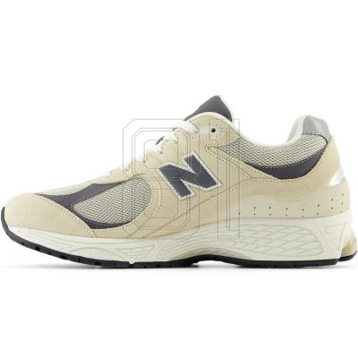 8. New Balance M2002RFA sports shoes