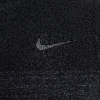 4. Nike Run Division W DX0323-015 Vest