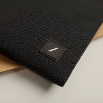 4. Native Union W.F.A 35.6 cm (14") Sleeve Case Black