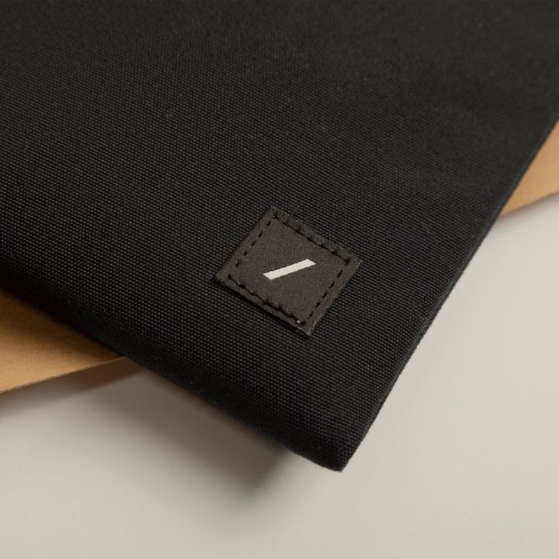 4. Native Union W.F.A 35.6 cm (14") Sleeve Case Black