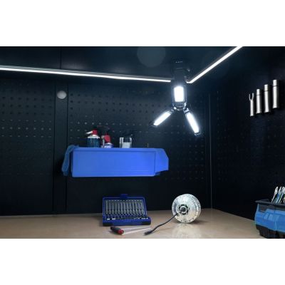 15. Ansmann Triohead 7000R Black LED 66 W