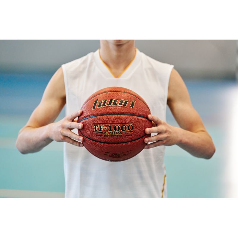 3. Huari Tarija Pro Basketball Ball 92800400868