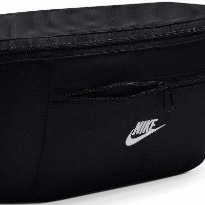 4. Nike Heritage 8L Waistpack IB4369-010