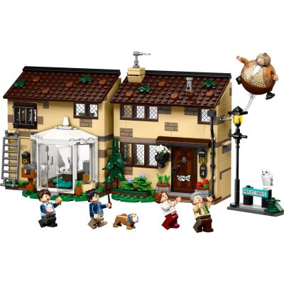 3. LEGO Harry Potter 76451 Privet Drive: Aunt Marge's Visit