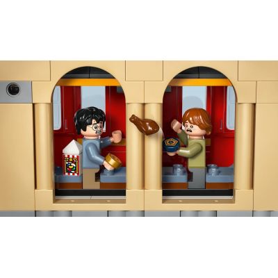 8. LEGO Harry Potter 76450 Book Nook: Hogwarts Express