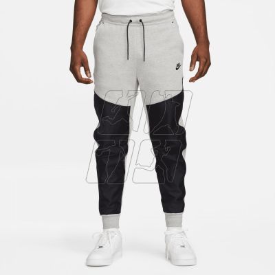 5. Pants Nike Sportswear Tech Fleece M DR6171-063