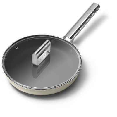6. Smeg FPF2402CRM frying pan