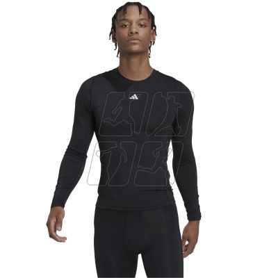 4. Adidas Techfit Training Long Sleeve M HK2336