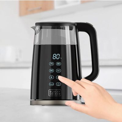 3. Black+Decker BXKE2206E electric kettle (2200W; 1.7l)
