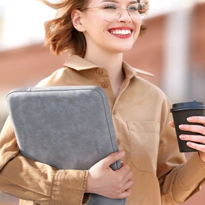 2. Ugreen LP187 case for a 14"-14.9" laptop - gray