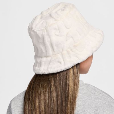 2. Nike APEX insulated hat kids FZ3061-030