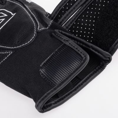 9. Men's BURIED III GLOVES